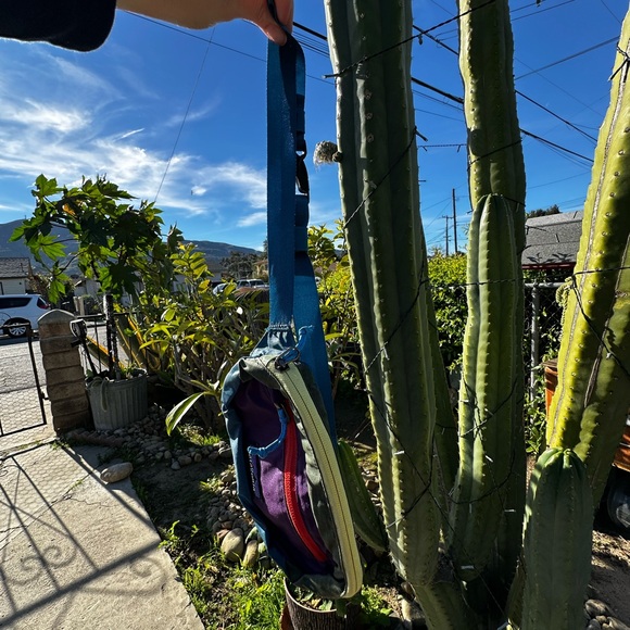 Unisex Patagonia ultralight black hole mini hip pack - Picture 2 of 7